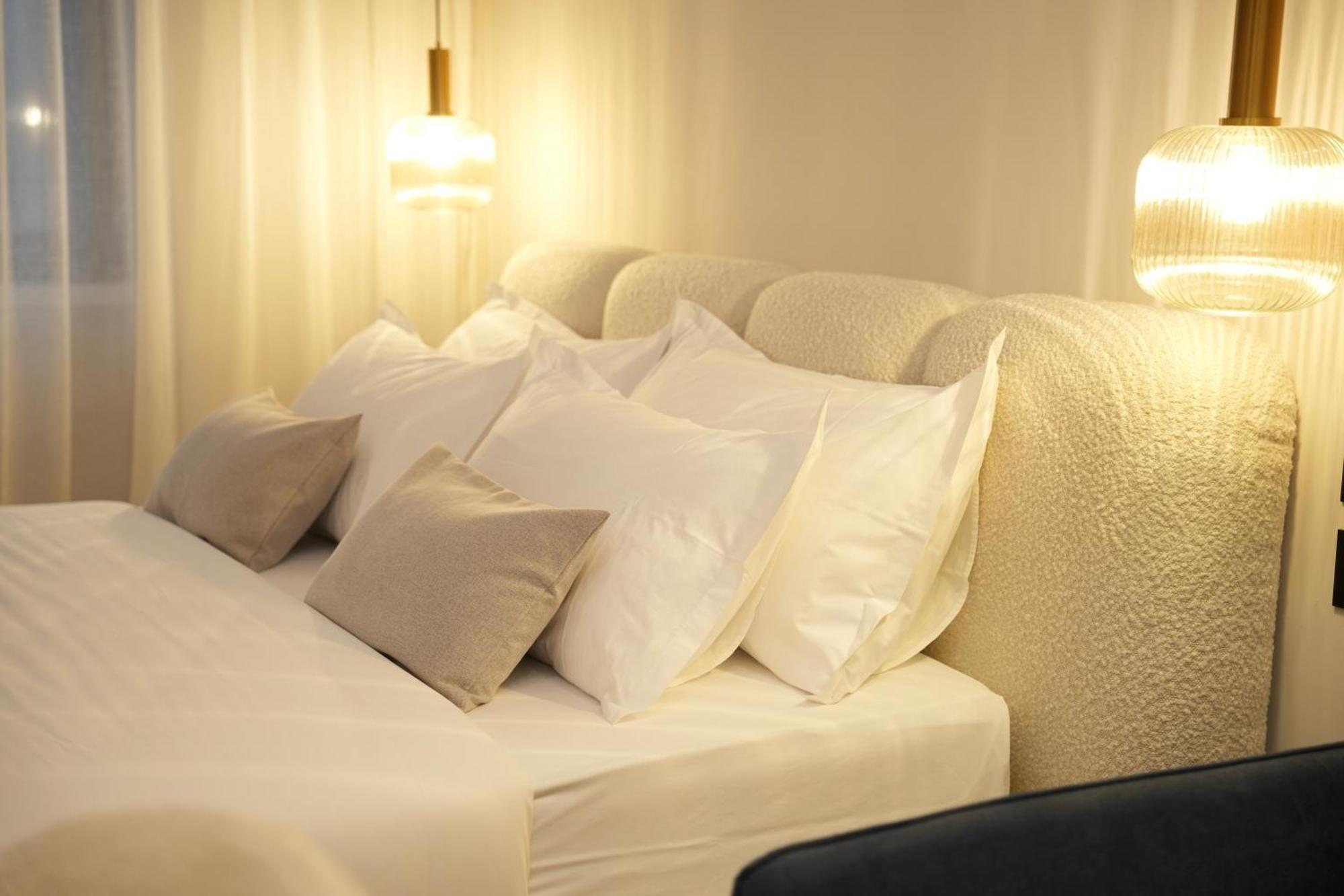 Nea Deluxe Apart-Hotel ティラナ エクステリア 写真