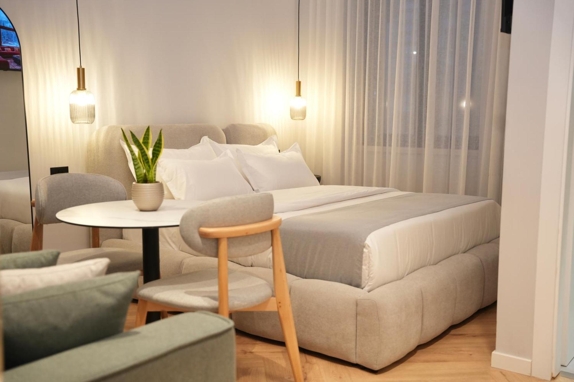 Nea Deluxe Apart-Hotel ティラナ エクステリア 写真