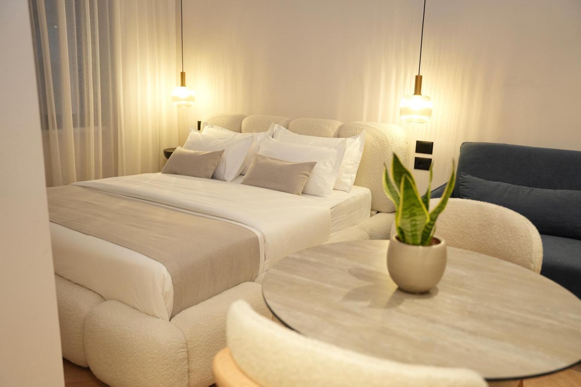 Nea Deluxe Apart-Hotel ティラナ エクステリア 写真