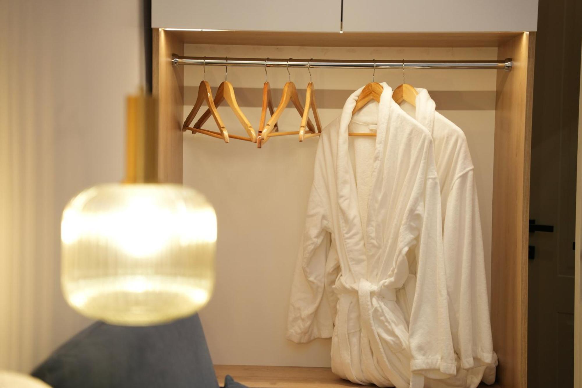 Nea Deluxe Apart-Hotel ティラナ エクステリア 写真